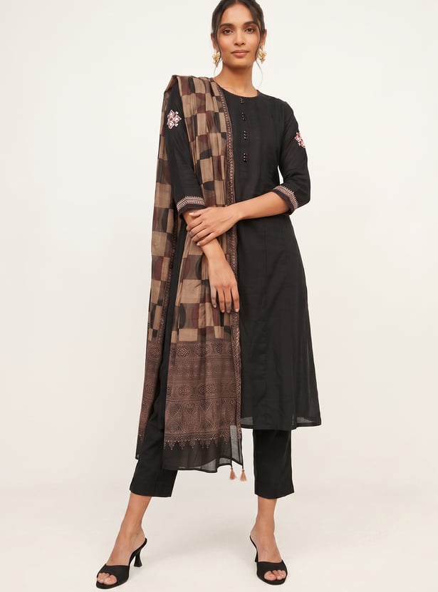 Women Embroidered Straight Kurta Set with Dupatta