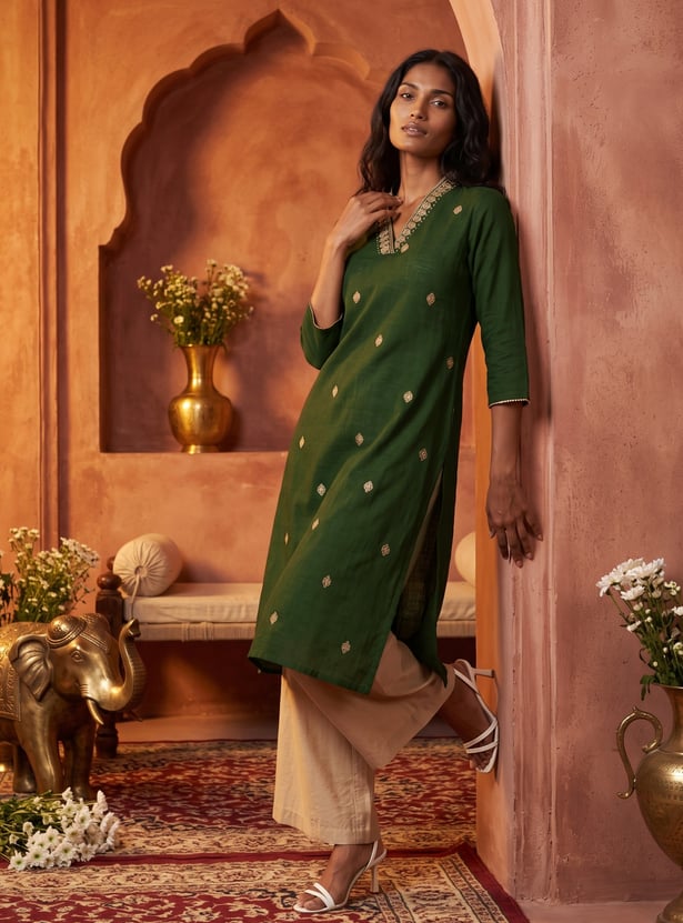 Women Embroidered Straight Kurta