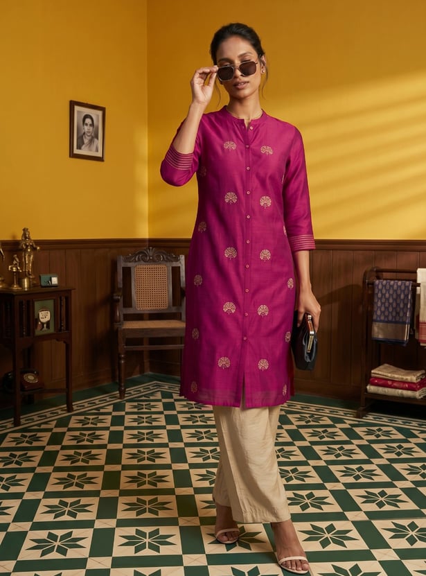 Women Embroidered Straight Kurta