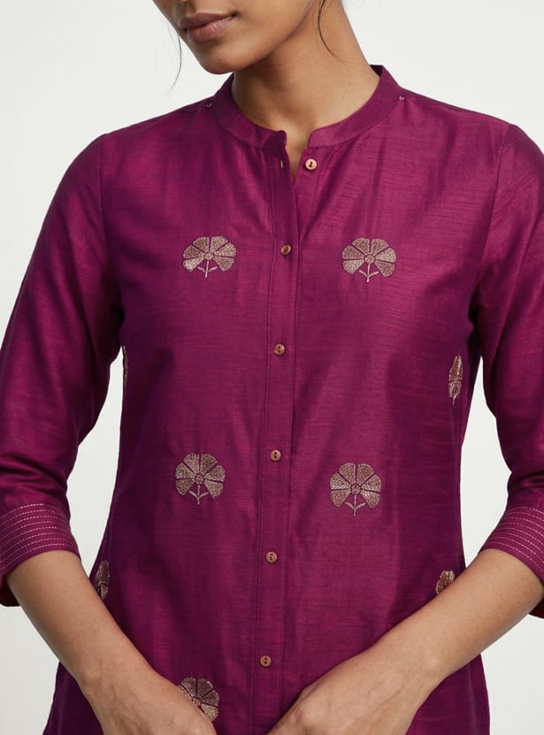 Women Embroidered Straight Kurta