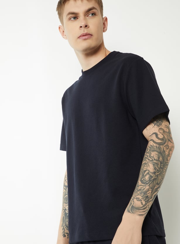 Men Textured T-shirt