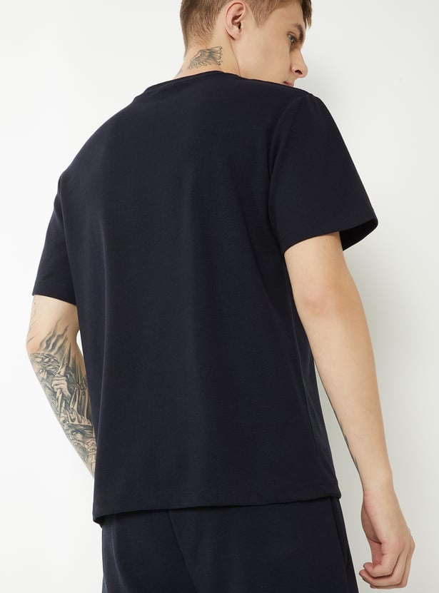 Men Textured T-shirt