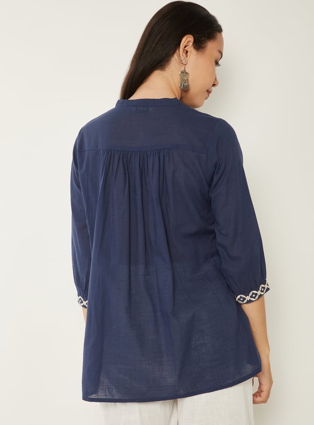 Women Embroidered Yoke Straight Kurti