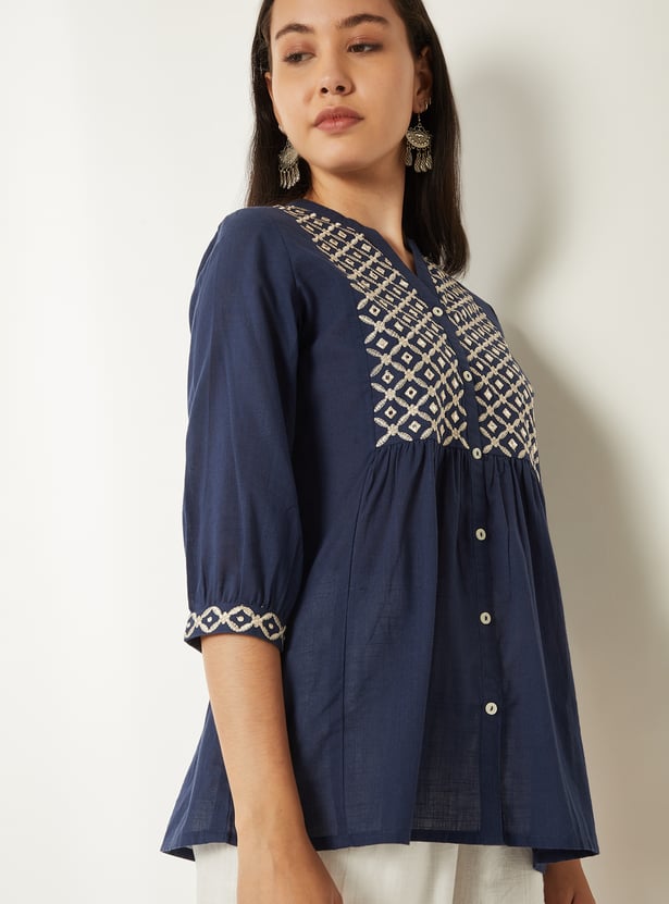 Women Embroidered Yoke Straight Kurti