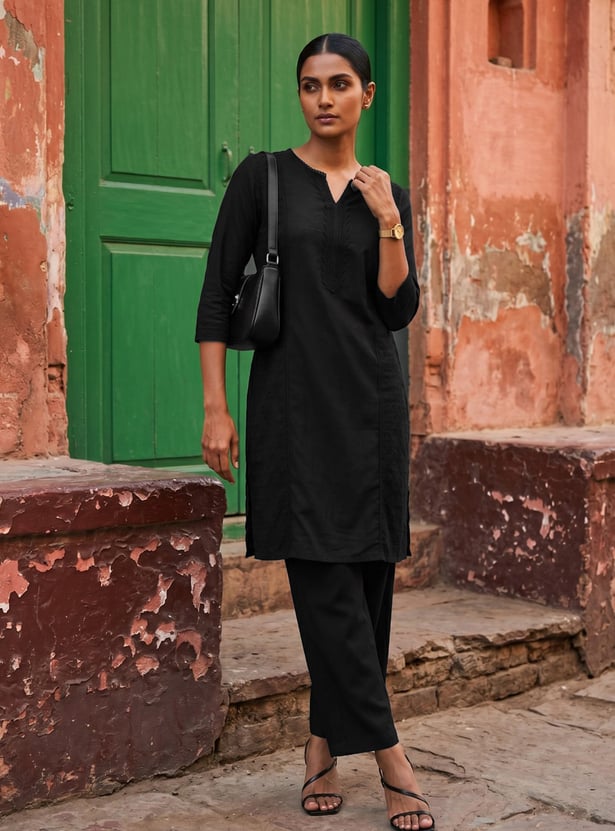 Women Schiffli Straight Kurta