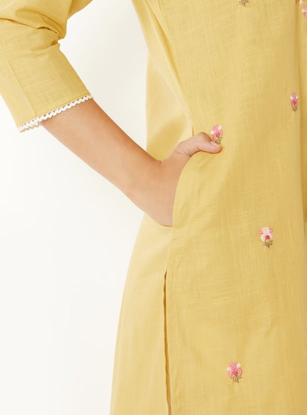 Women Embroidered Straight Kurta