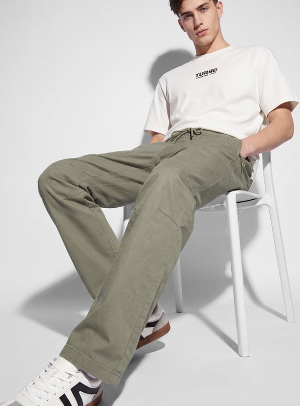 URB_N Men Solid Regular Fit Pants