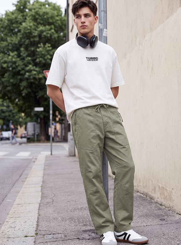 URB_N Men Solid Regular Fit Pants