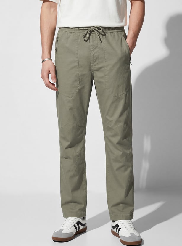 URB_N Men Solid Regular Fit Pants