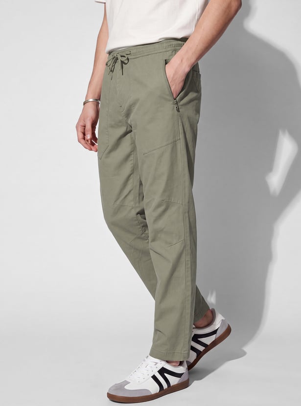 URB_N Men Solid Regular Fit Pants