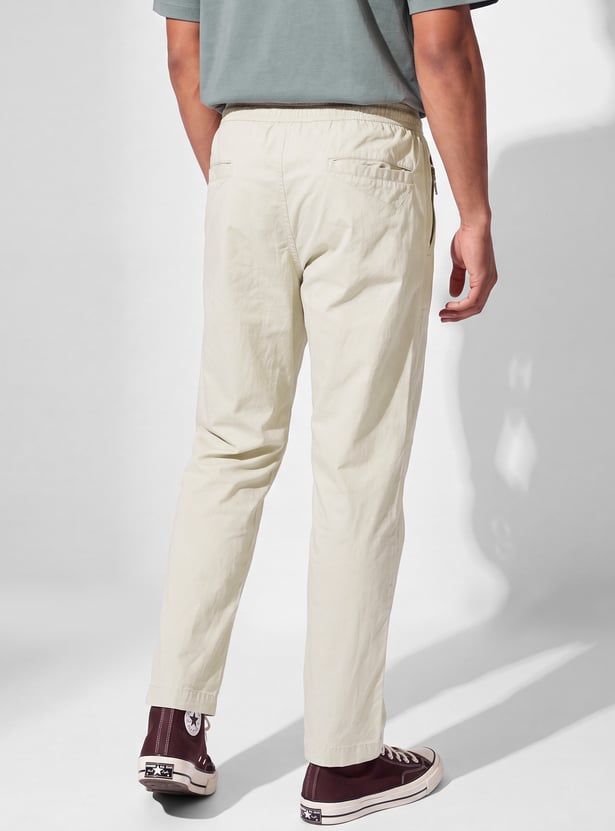 URB_N Men Solid Regular Fit Pants
