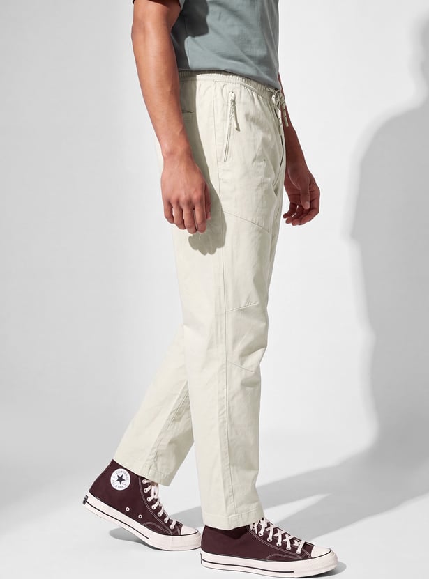 URB_N Men Solid Regular Fit Pants