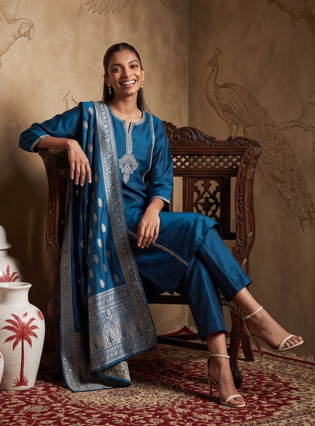 Women Woven Design Straight Kurta Set