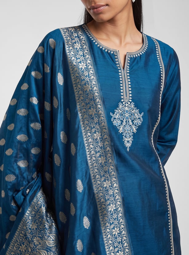 Women Woven Design Straight Kurta Set