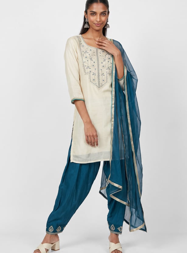 Women Embroidered Straight Kurta Set