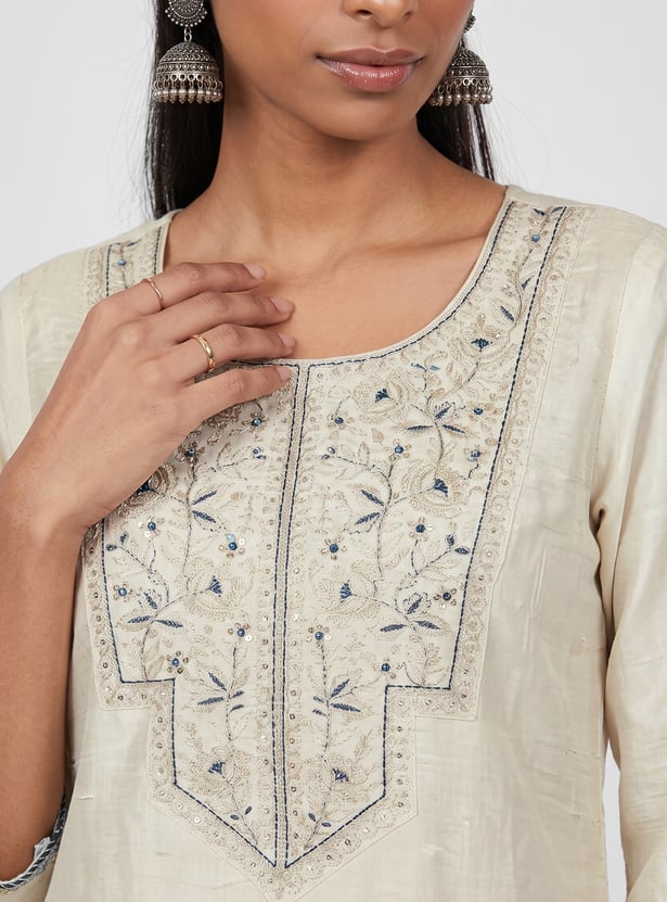Women Embroidered Straight Kurta Set