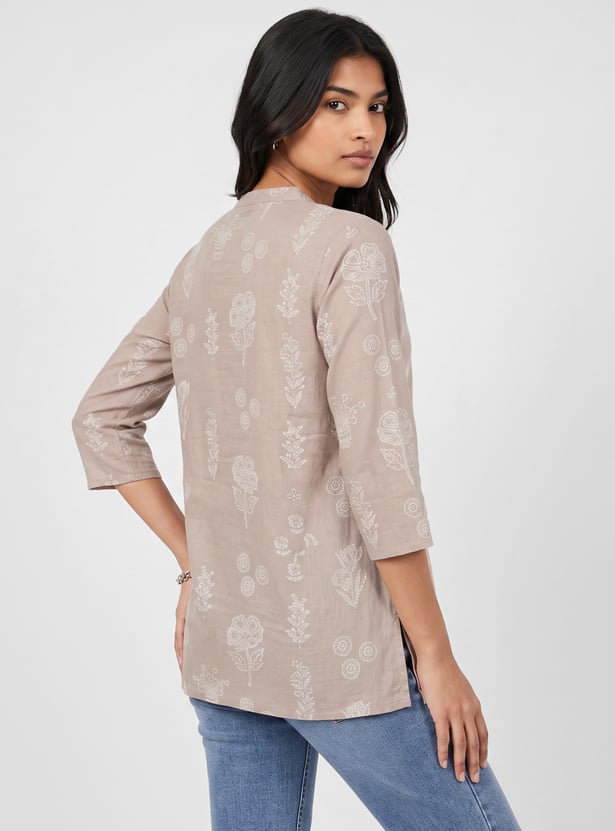 Women Embroidered Straight Kurti