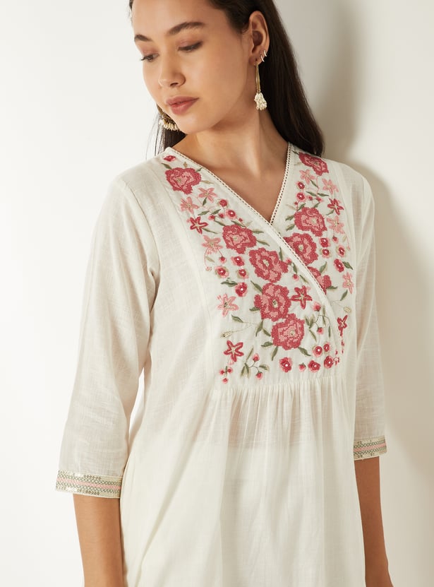 Women Embroidered Straight Kurta