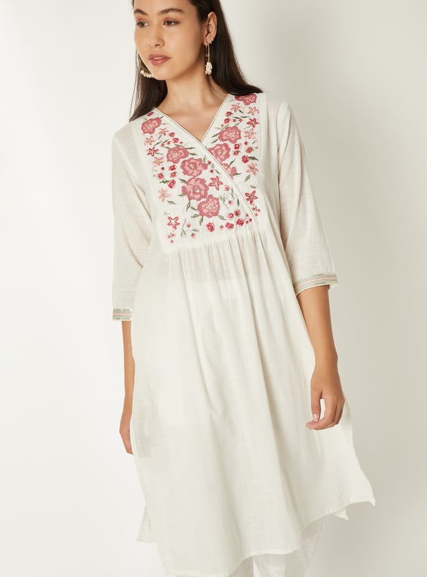 Women Embroidered Straight Kurta