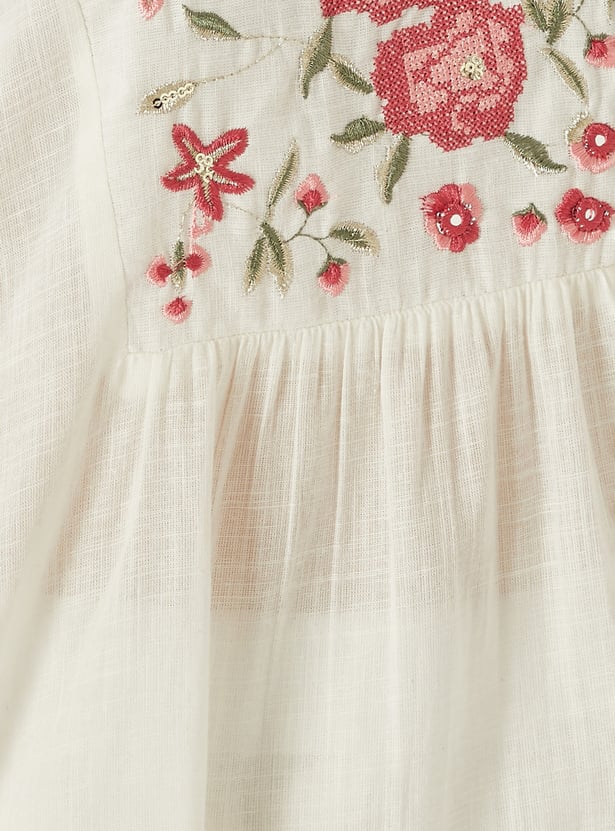 Women Embroidered Straight Kurta