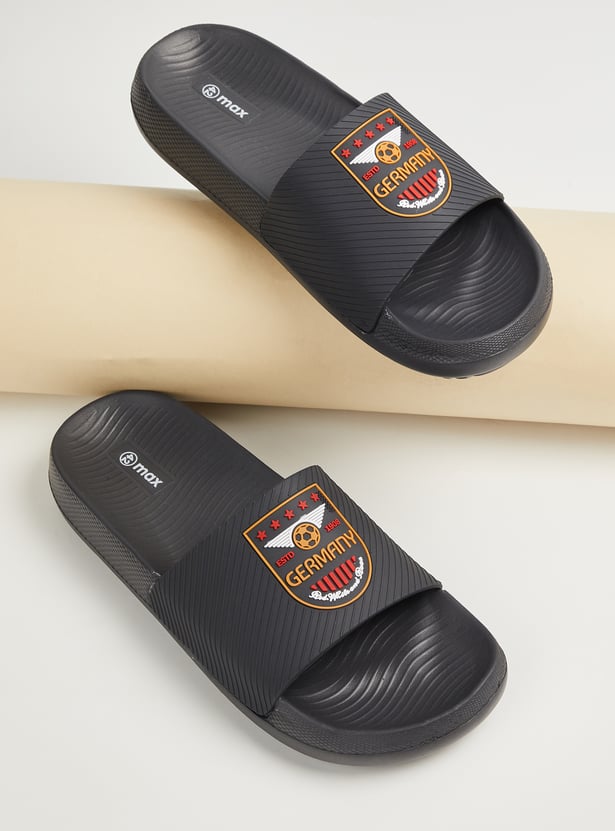 Men Textured Sliders