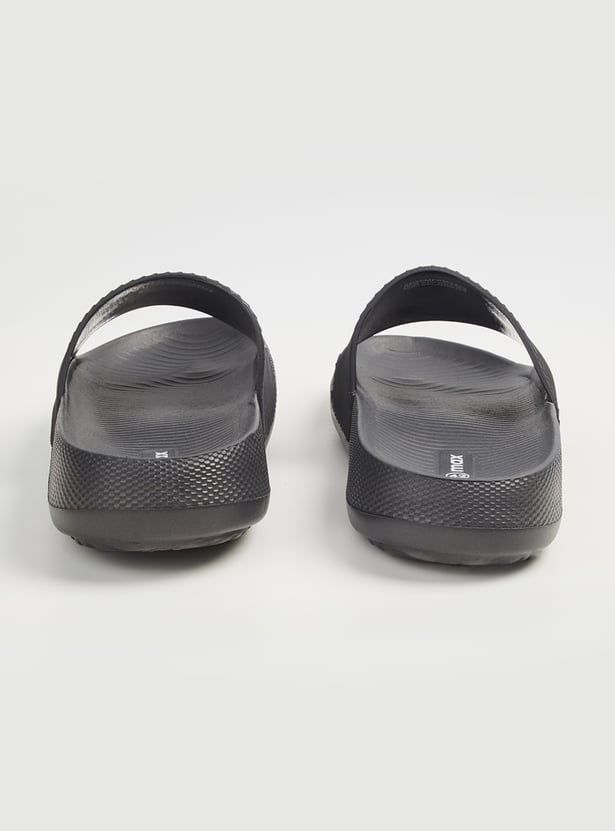 Men Textured Sliders