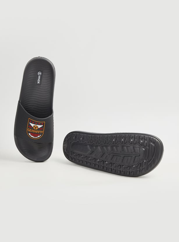 Men Textured Sliders