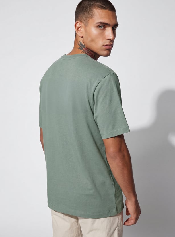 URB_N Men Oversized Embossed Print T-shirt