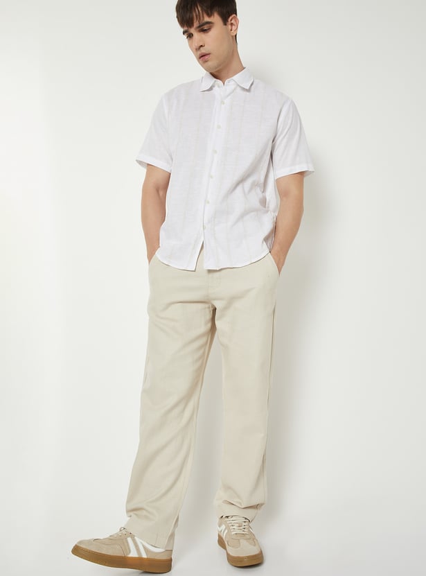 Men Solid Regular Fit Trousers