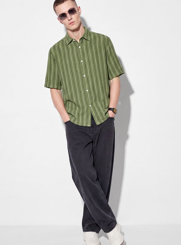 URB_N Men Striped Shirt