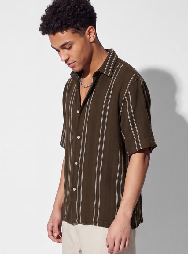 URB_N Men Striped Shirt