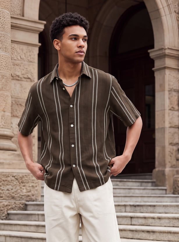 URB_N Men Striped Shirt