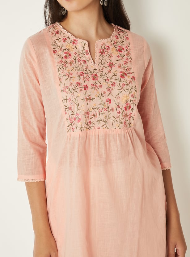 Women Embroidered Straight Kurta