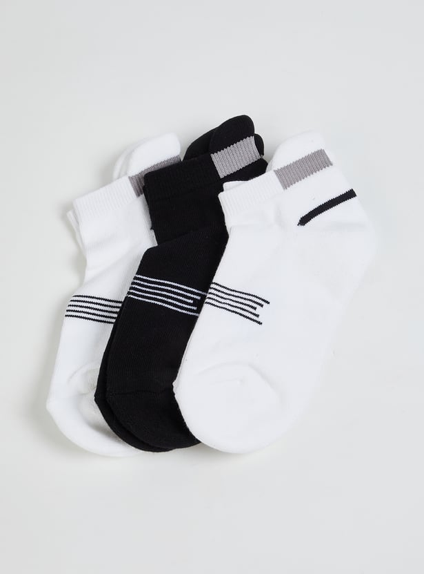 Men Printed Ankle Length Socks - Pack of 3