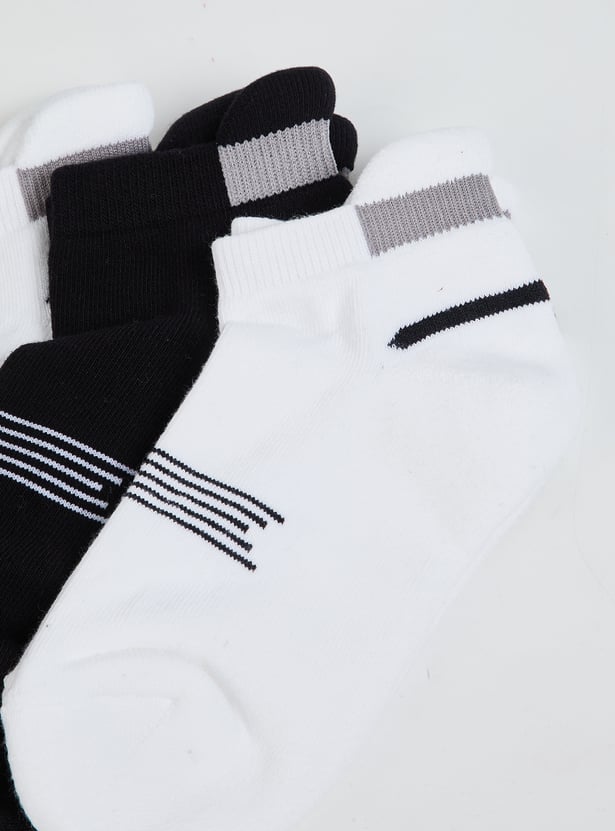 Men Printed Ankle Length Socks - Pack of 3