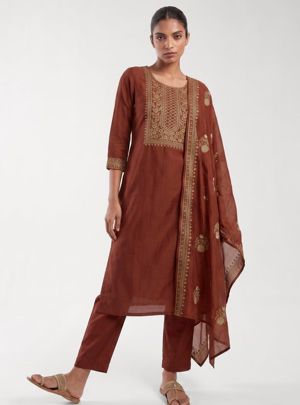 Women Embroidered Straight Kurta Set