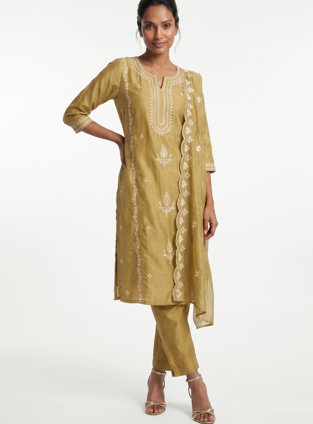 Women Embroidered Straight Kurta Set