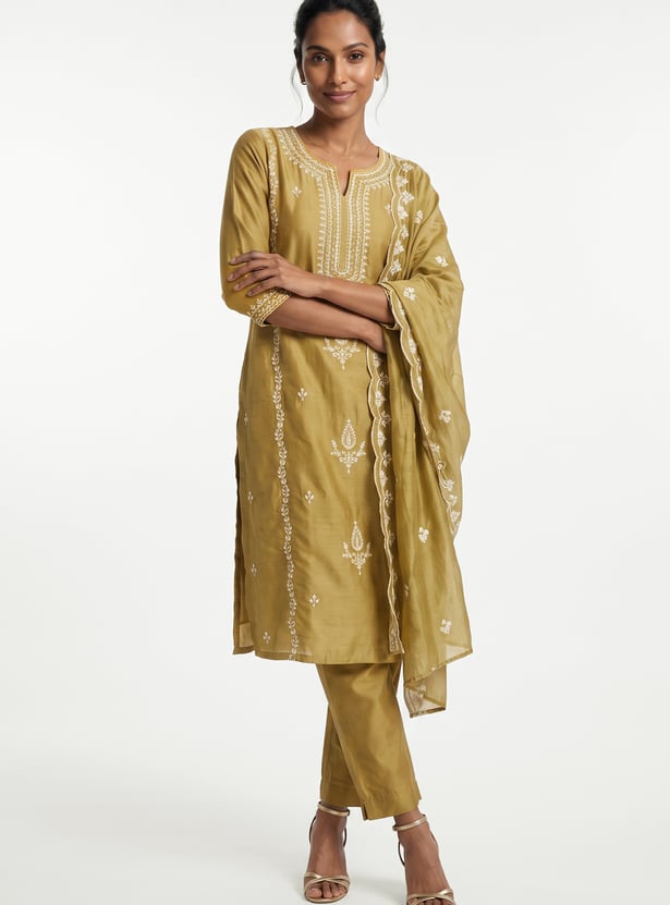 Women Embroidered Straight Kurta Set