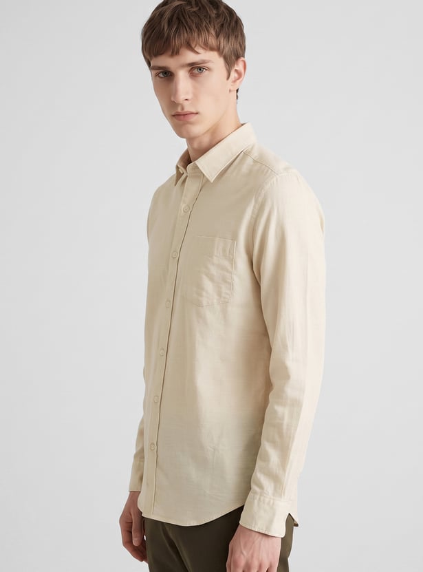 Men Solid Slim Fit Shirt