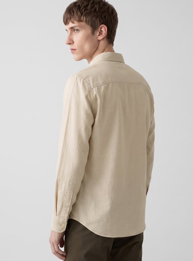 Men Solid Slim Fit Shirt