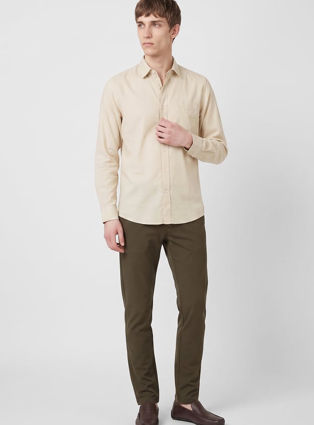 Men Solid Slim Fit Shirt