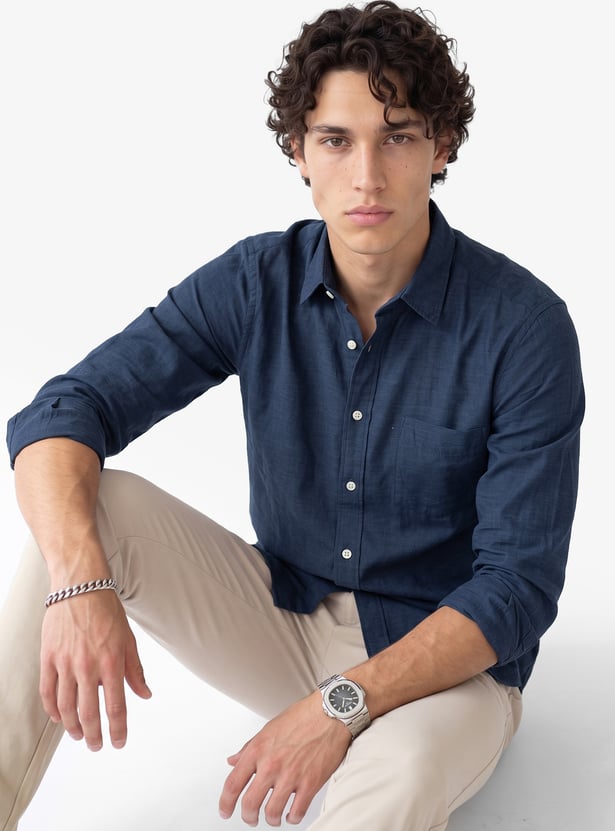 Men Solid Slim Fit Shirt