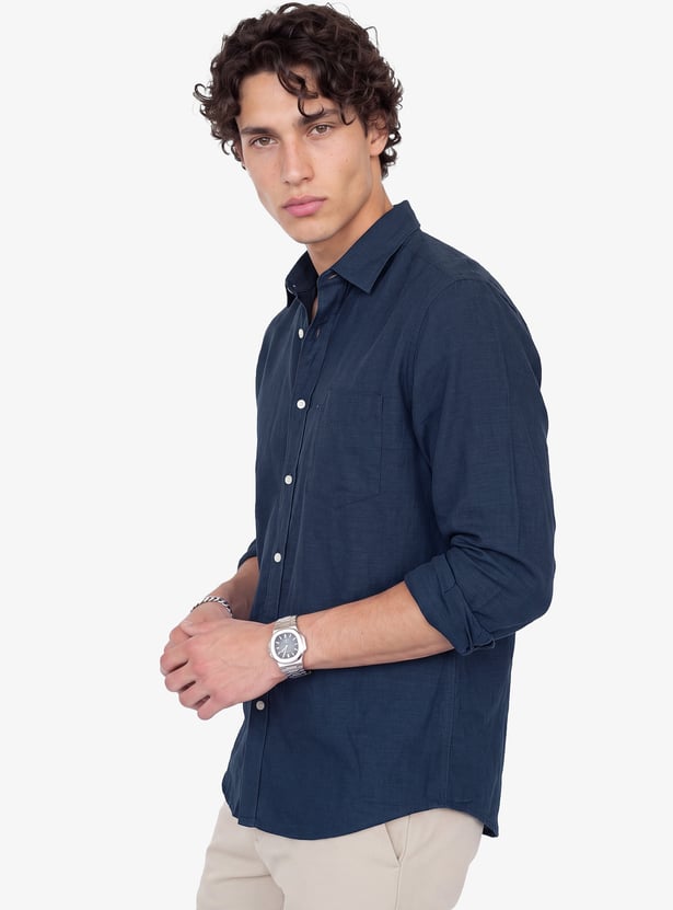 Men Solid Slim Fit Shirt