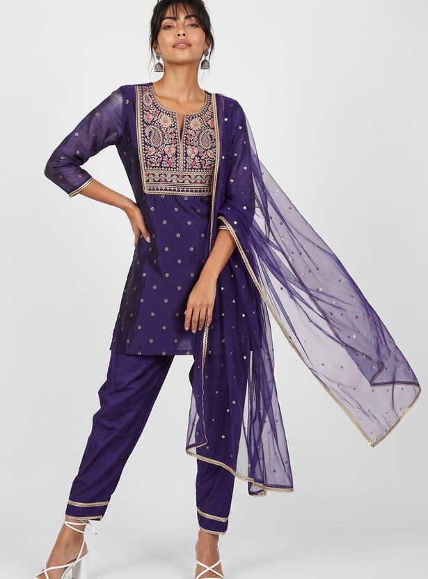 Women Embroidered Kurta Set