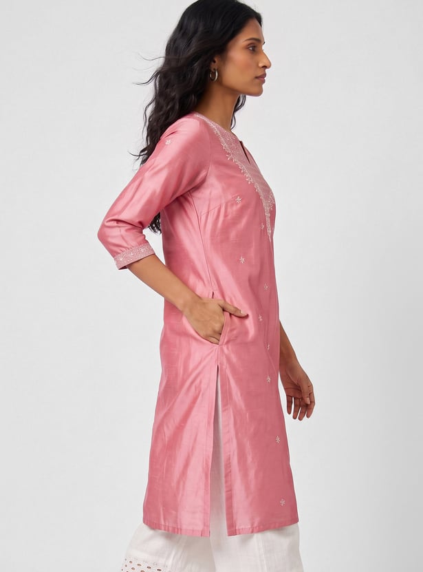 Women Embroidered Straight Kurta