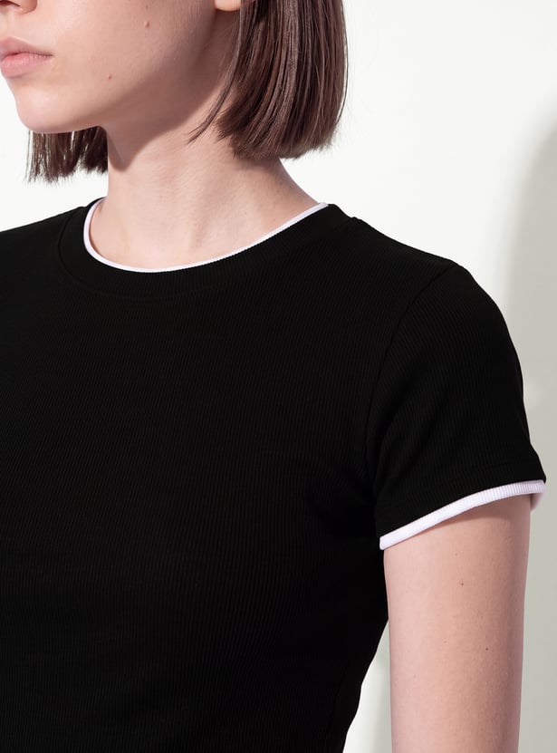 URB_N Women Solid T-shirt