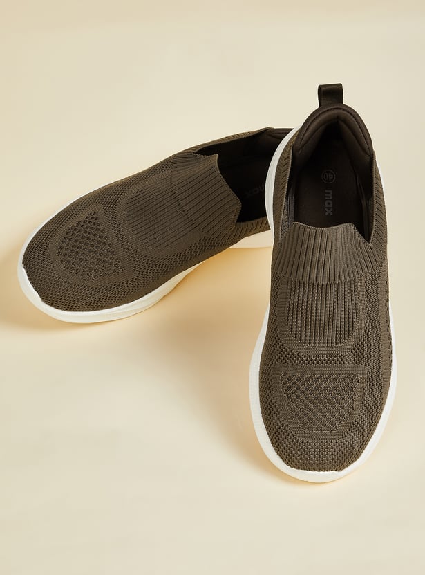Men Basic Slip-On Sports Shoes