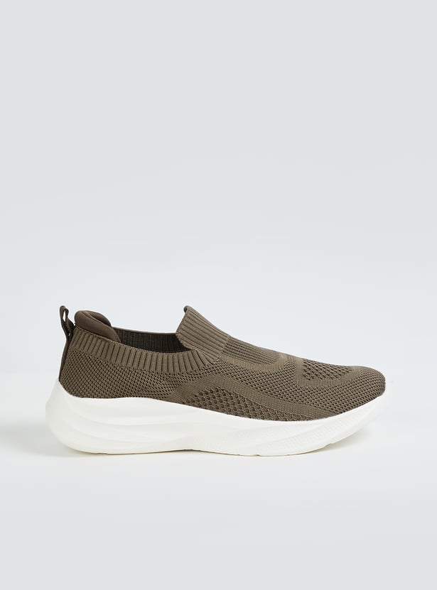 Men Basic Slip-On Sports Shoes