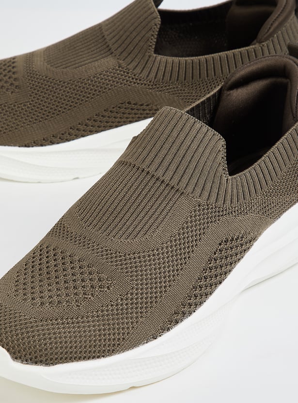 Men Basic Slip-On Sports Shoes