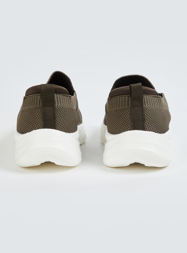 Men Basic Slip-On Sports Shoes